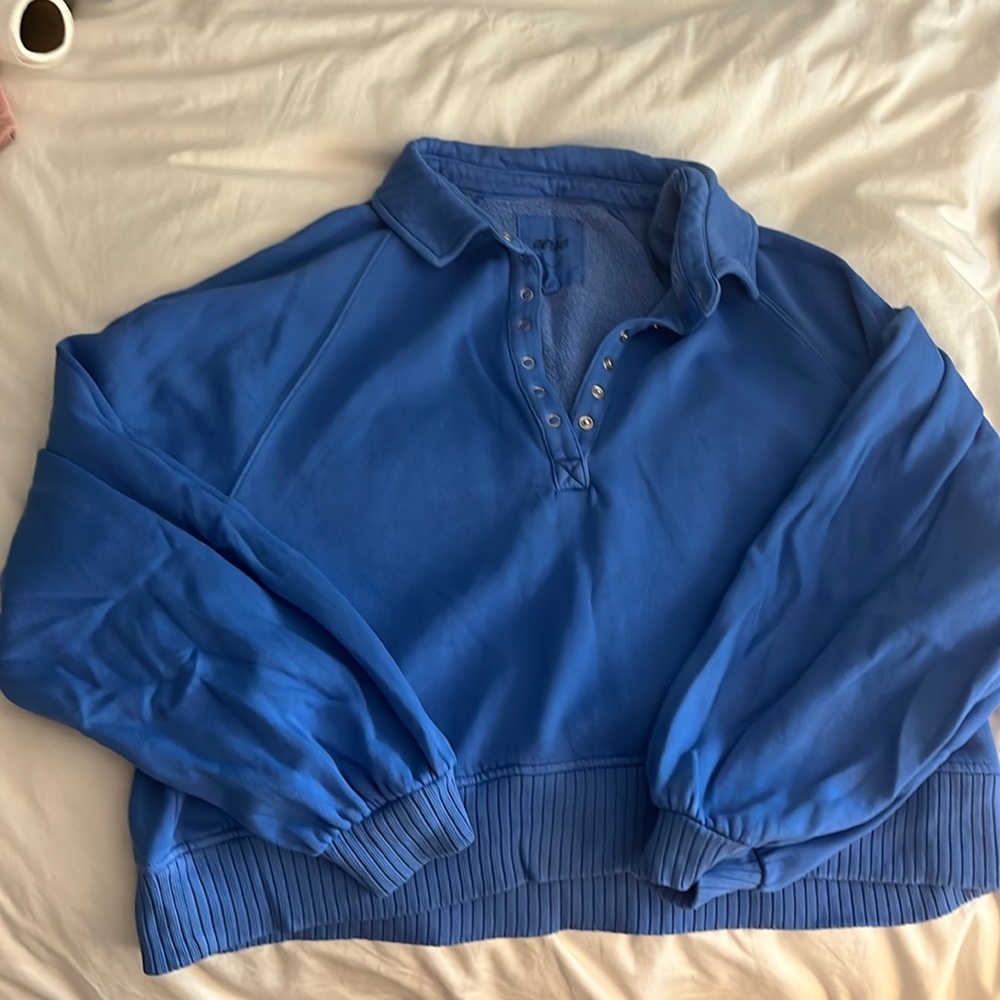 Blue aerie crew neck sweater